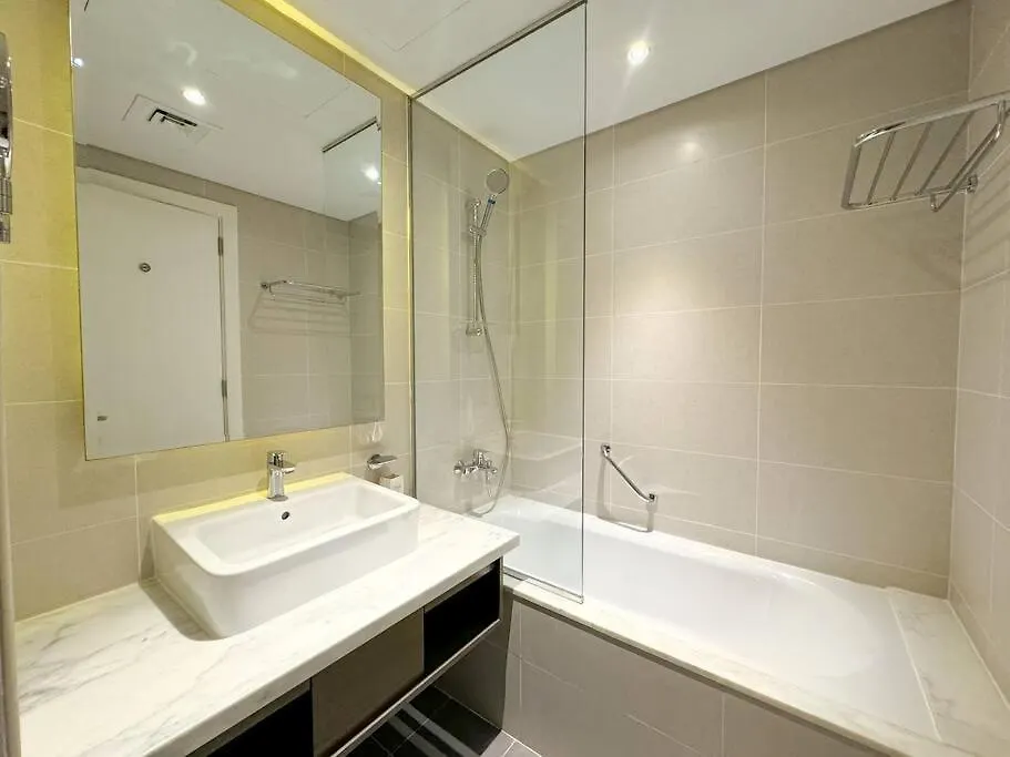 Queens Estate Vacation Homes - Damac Mainson Prive, Business Bay Dubai Apartment